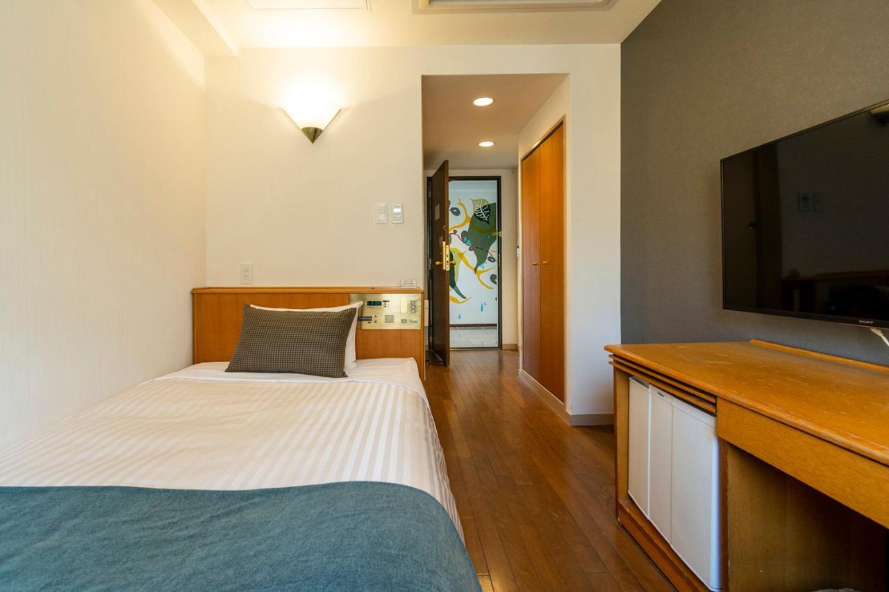 Hotel Toms Токио Экстерьер фото