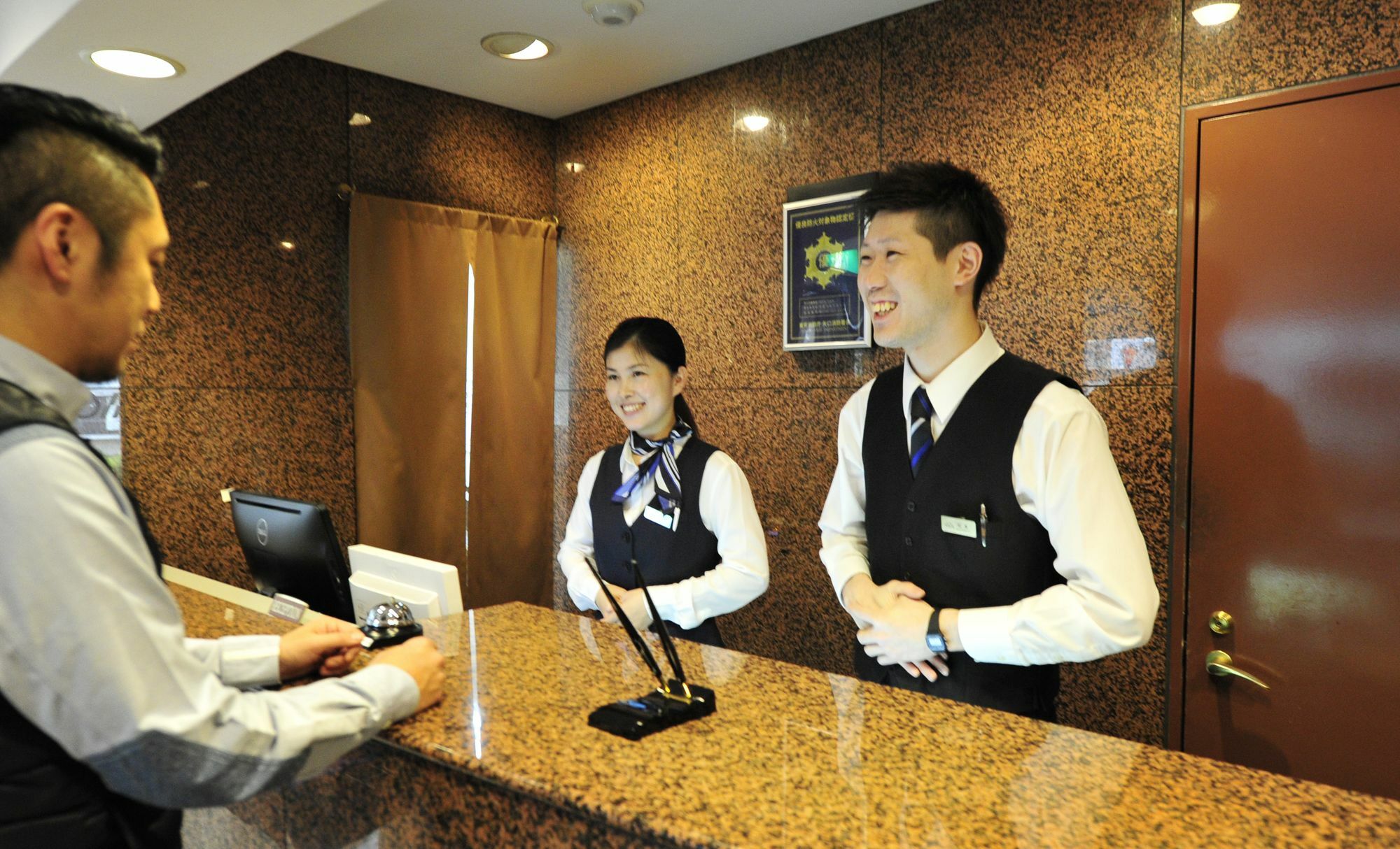 Hotel Toms Токио Экстерьер фото